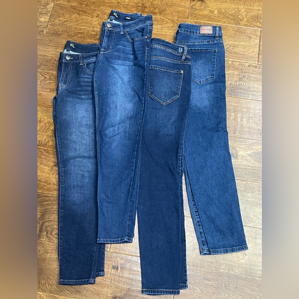 4 pairs of skinny jeans sold as a bundle